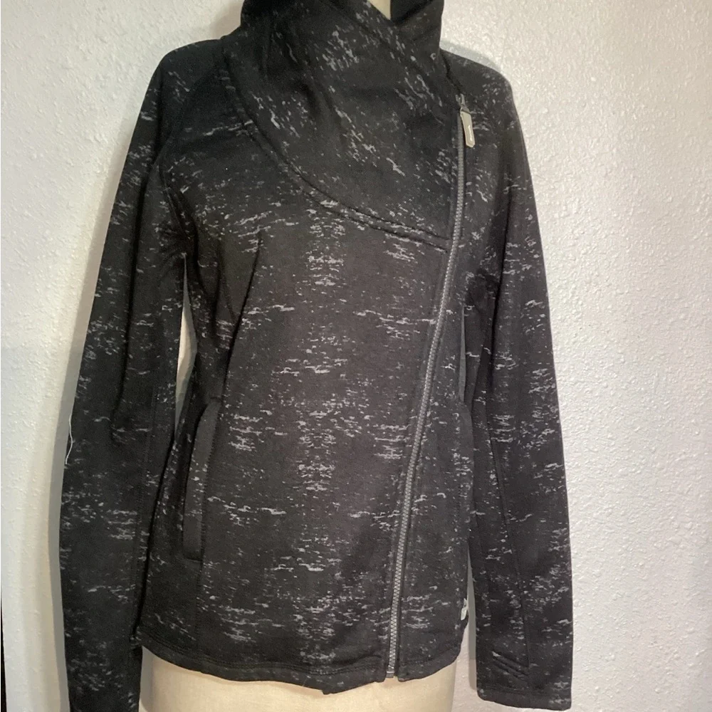 Bench definite zip up jacket size XL